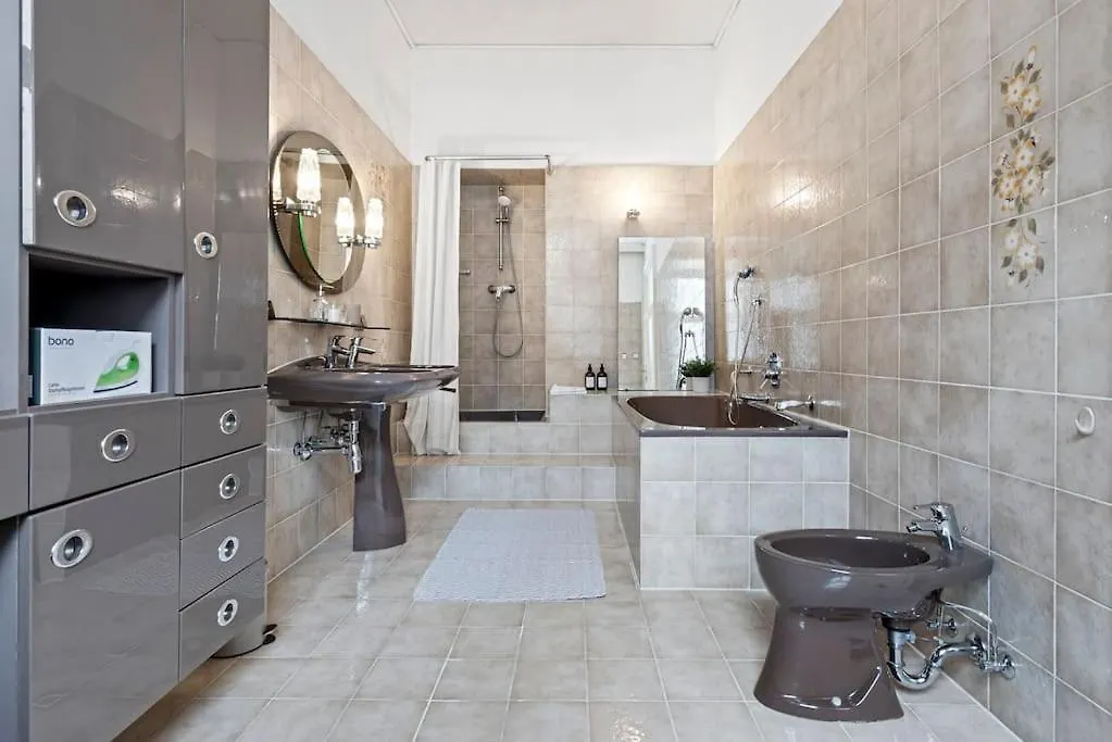 Stylish & Modern Viennese Apartment Vienna