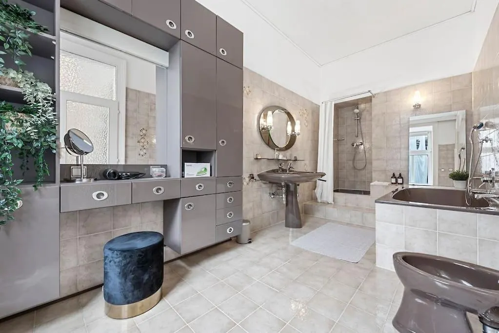 Stylish & Modern Viennese Apartment 0*, Vienna