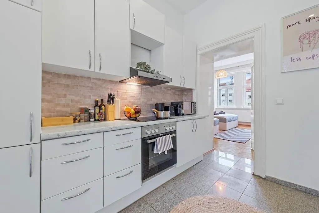 Stylish & Modern Viennese Apartment